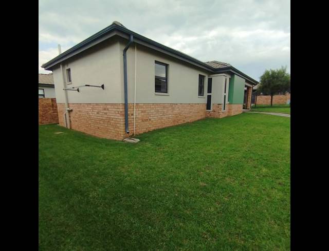 3 BEDROOM HOUSE FOR SALE IN COSMO CITY